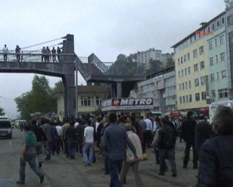 Başbakan Erdoğan'ın Hopa mitingi öncesi olay 