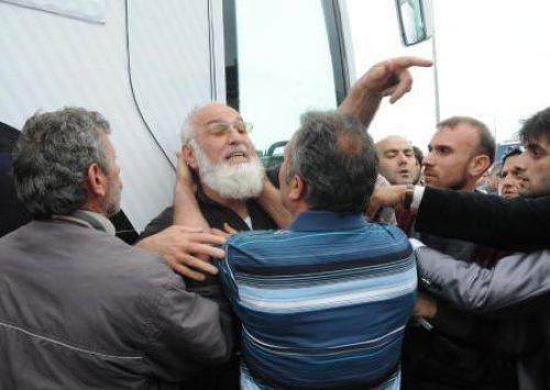 Başbakan Erdoğan'ın Hopa mitingi öncesi olay 