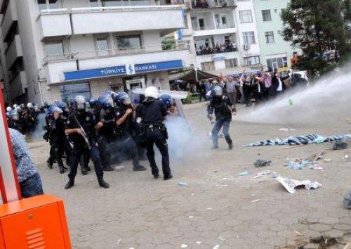 Başbakan Erdoğan'ın Hopa mitingi öncesi olay 