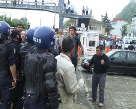 Başbakan Erdoğan'ın Hopa mitingi öncesi olay 