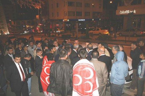 AKP ile MHP arasında bayrak gerginliği