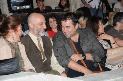 Ata Demirer'in annesi Özge Borak'ı sahnede izledi 