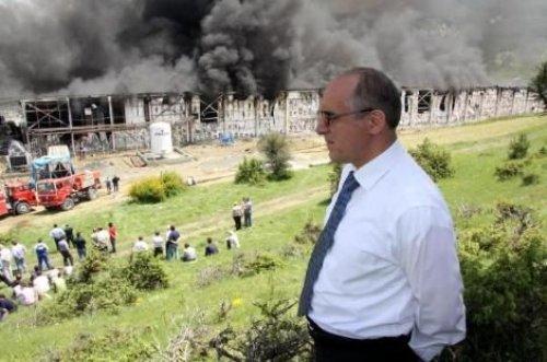Piliç fabrikası alev alev yandı - Resim 17