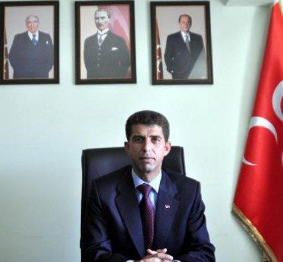 Diyarbakır'da BDP ve MHP afişleri yan yana