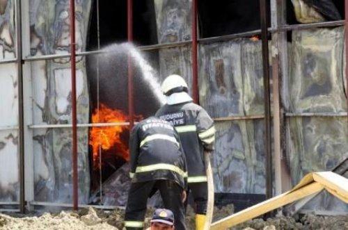 Piliç fabrikası alev alev yandı - Resim 5