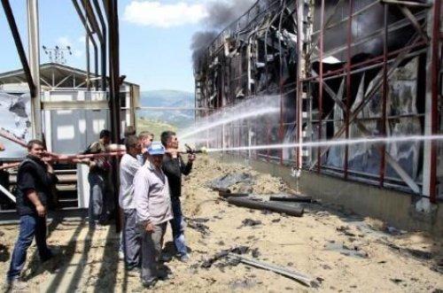 Piliç fabrikası alev alev yandı - Resim 12
