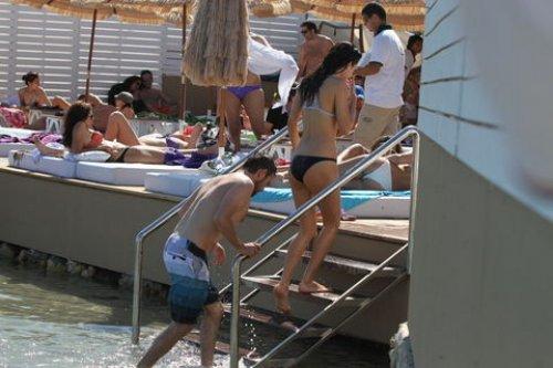 Murat Dalkılıç ve Ekin Türkmen'in deniz keyfi