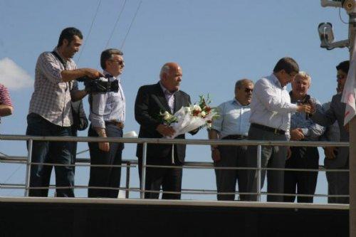 Davutoğlu'nun otobüsünde bir MHP'li