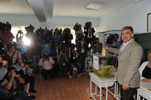 Cumhurbaşkanı Abdullah Gül oy verdi
