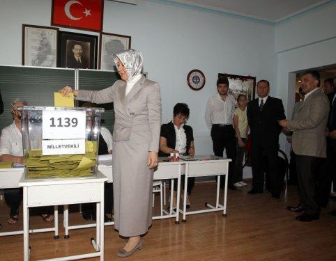 Cumhurbaşkanı Abdullah Gül oy verdi