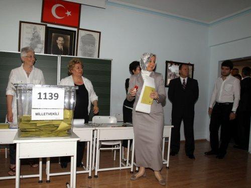 Cumhurbaşkanı Abdullah Gül oy verdi