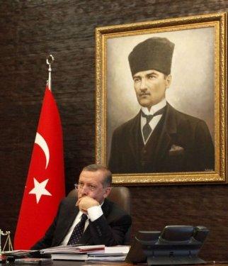 Reuters Erdoğan'ın çalışma odasında - Resim 12