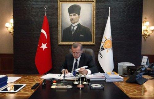Reuters Erdoğan'ın çalışma odasında - Resim 3