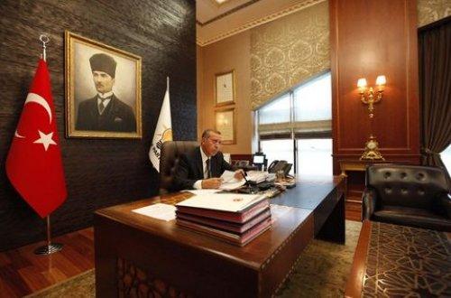 Reuters Erdoğan'ın çalışma odasında - Resim 13