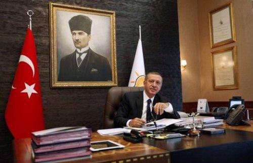 Reuters Erdoğan'ın çalışma odasında - Resim 4
