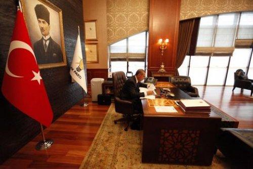 Reuters Erdoğan'ın çalışma odasında - Resim 6