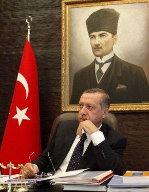 Reuters Erdoğan'ın çalışma odasında - Resim 8