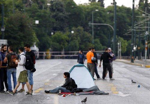 Yunanistan savaş alanına döndü  - Resim 13