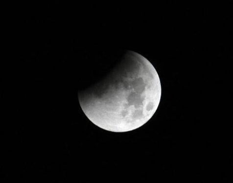 Ay tutulmasından muhteşem kareler