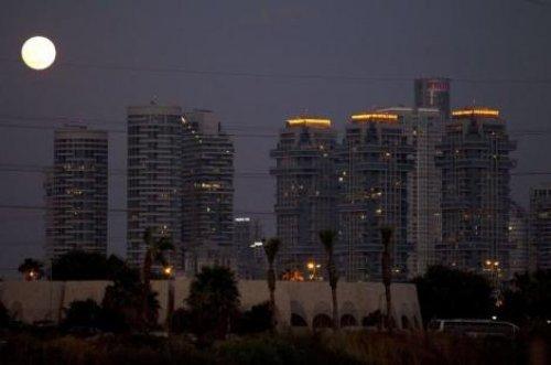 Ay tutulmasından muhteşem kareler