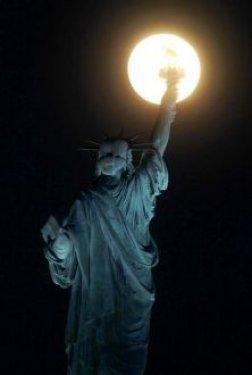 Dünyadan ay tutulması manzaraları