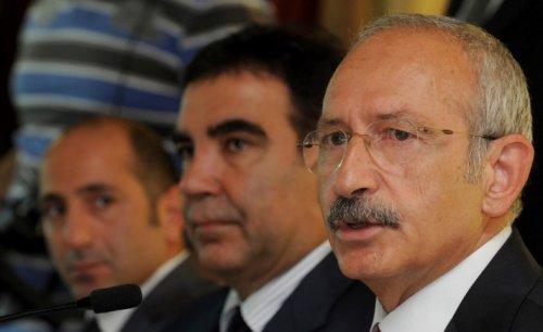 Kılıçdaroğlu gazetecilerle kahvaltıda buluştu