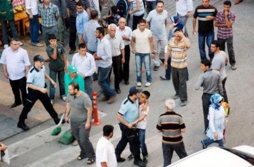 Sokak ortasında saç saça baş başa kavga - Resim 14