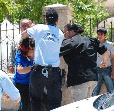 Jiletçi kızlar dehşet saçtı 