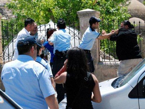 Jiletçi kızlar dehşet saçtı 