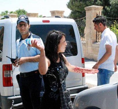 Jiletçi kızlar dehşet saçtı 