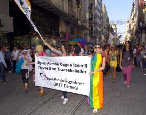 Taksim'de eşcinsel yürüyüşü - Resim 2