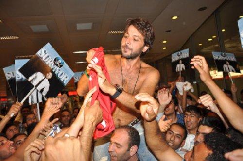 Atatürk Havalimanı'nda Nihat Doğan çılgınlığı