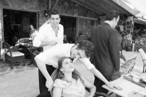 Öyle Bir Geçer Zaman ki'nin final günü kamera arkası