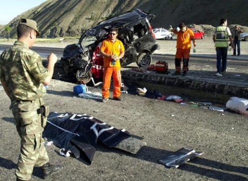 Hülya Avşar'ın akrabaları kazada öldü - Resim 2