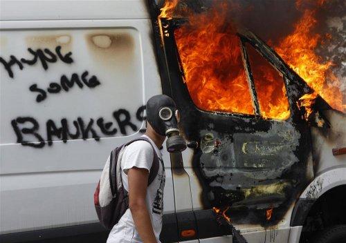 Grevin ilk gününde iç savaş - Resim 11