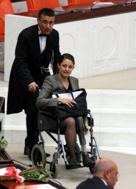 Şafak Pavey'in Meclis'te zor anları