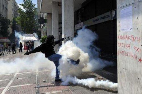 Atina'da halk isyanda