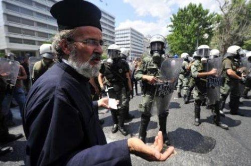 Atina'da halk isyanda