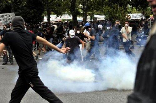 Atina'da halk isyanda