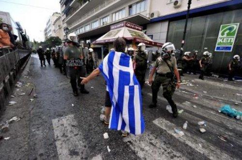 Atina'da halk isyanda