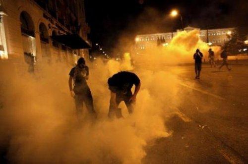 Atina'da halk isyanda