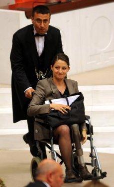 Şafak Pavey'in Meclis'te zor anları