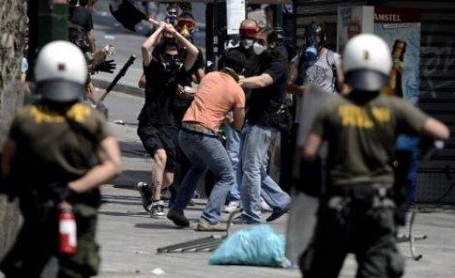 Atina'da halk isyanda