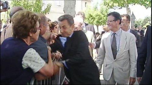 Sarkozy saldırıya uğradı - Resim 5