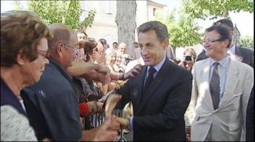 Sarkozy saldırıya uğradı - Resim 4