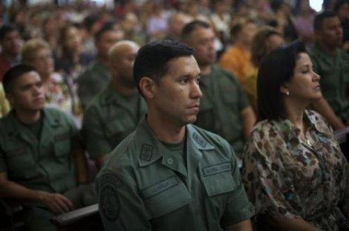 Venezüellalılar Chavez'e ağladı