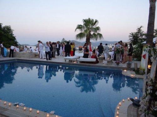 Ayşe Özyılmazel ve Ali Taran'ın düğününden kareler