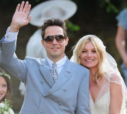 Kate Moss The Kills'in gitaristi Jamie Hince ile evlendi - Resim 6