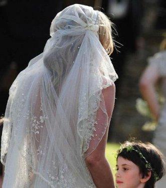 Kate Moss The Kills'in gitaristi Jamie Hince ile evlendi - Resim 8