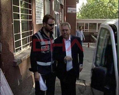 Kare Kare Aziz Başkan'ın gözaltı anları - Resim 5